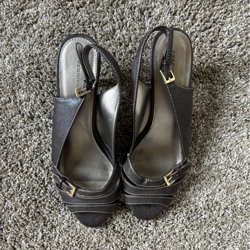 Predictions vintage kitten heels in brown